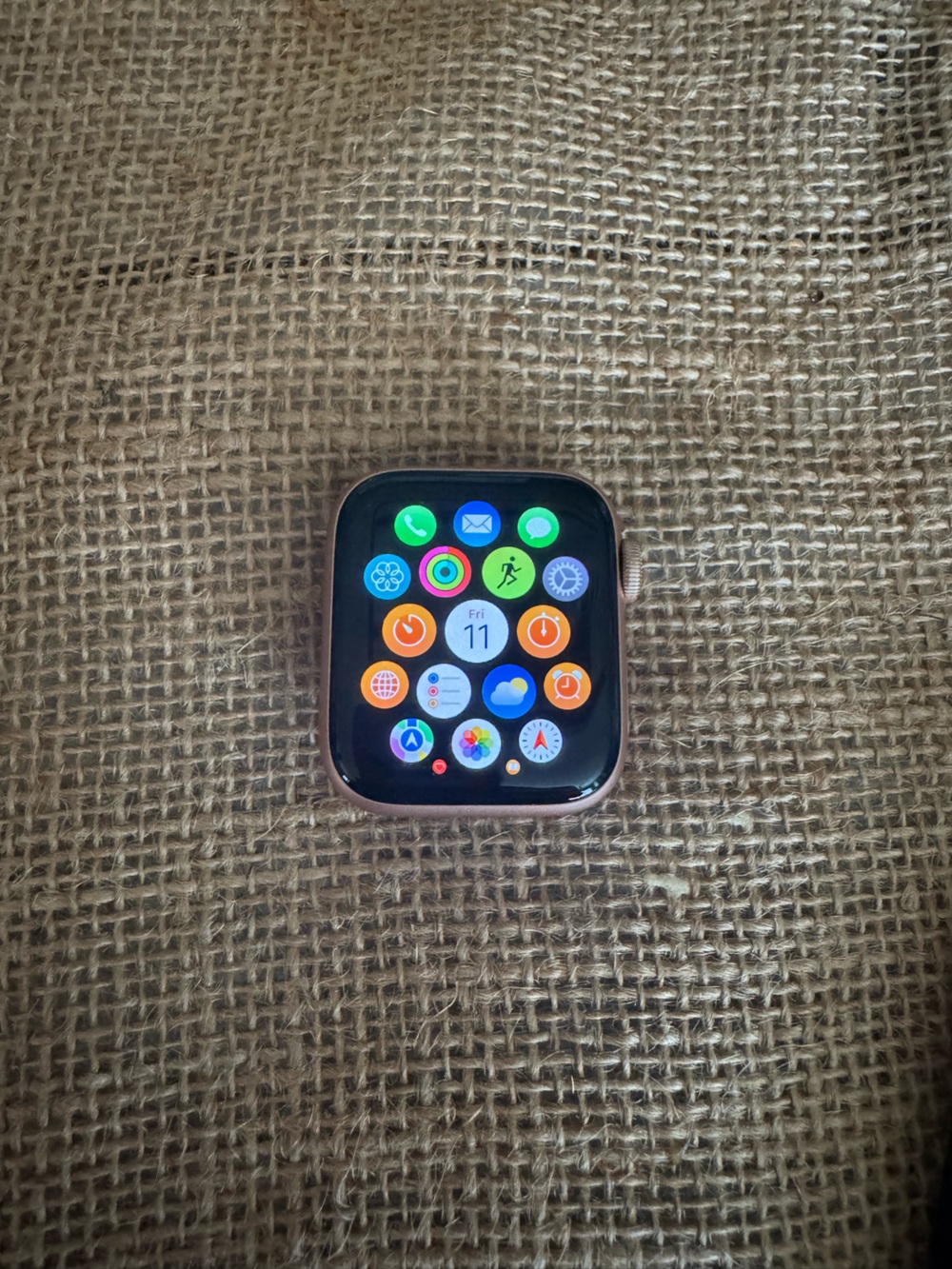 Apple Smartwatch in Rose Gold 40 mm